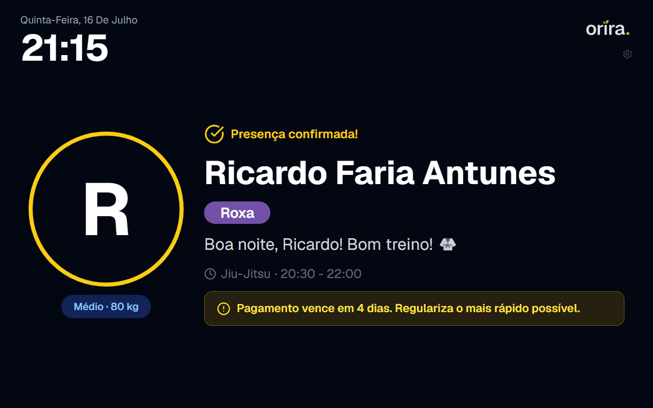Kiosk NFC no ecrã de check-in, à entrada da academia